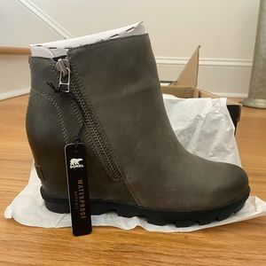 SOREL JOAN OF ARCTIC WEDGE II ZIP BOOT